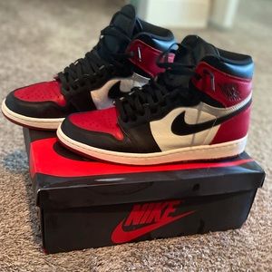 Jordan 1 Bred toes UA 9/10 CONDITION